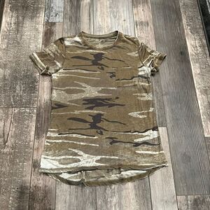 Zoe + Liv camo tee